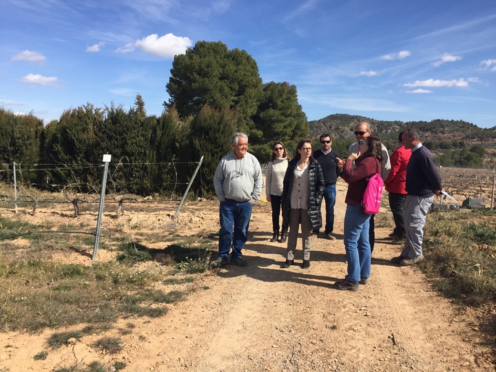 Juana Mulero visita la finca de transferencia El Chaparral en Cehegín