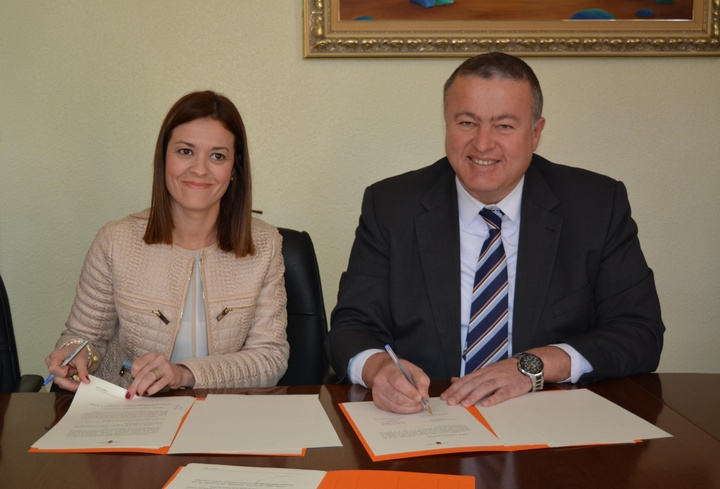 Firma del convenio para la construcción de un puente sobre la Rambla de las Culebras en Águilas