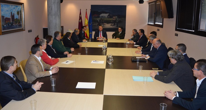 Reunión con Fenebús, Federación Nacional Empresarial de transporte en Autobús en la Región