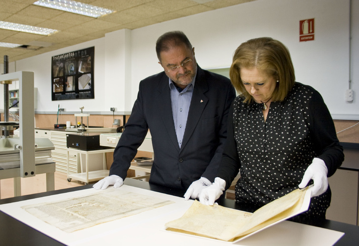Restauración de documentos medievales de Totana (1)