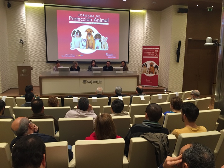 La directora general de Ganadería inaugura la jornada de Protección Animal 2