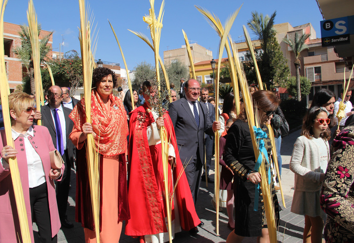 Pedro Antonio Sánchez asiste a la procesión del Pueblo Hebreo, en Puerto Lumbreras (02)