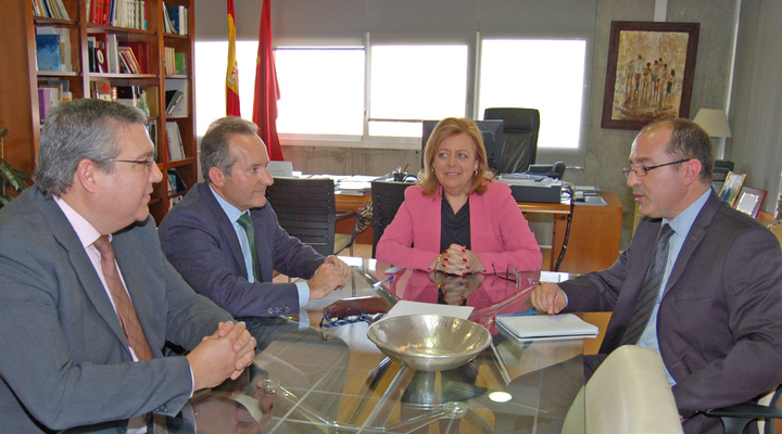 La consejera de Educación y Universidades recibe al nuevo presidente de la Fundación Universidad Empresa