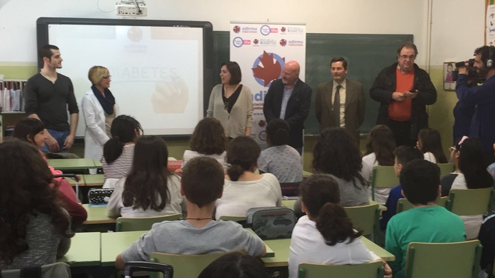 Charla sobre diabetes en el colegio pùblico José Moreno