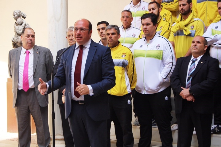 Recepción al equipo de fútbol sala Plásticos Romero (2)