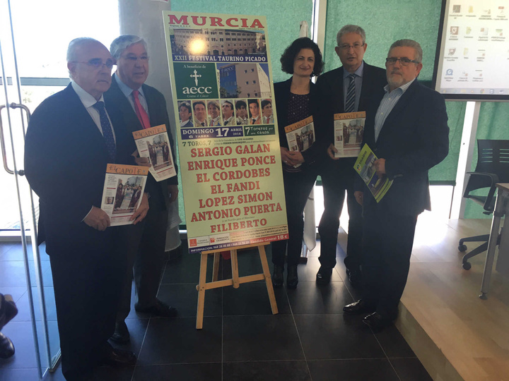 Presentación de la revista 'El Capote'