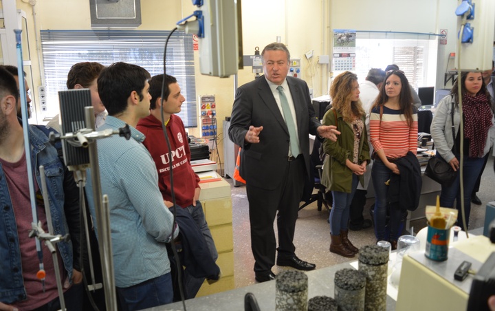 Visita al Laboratorio de Mecánica del Suelo