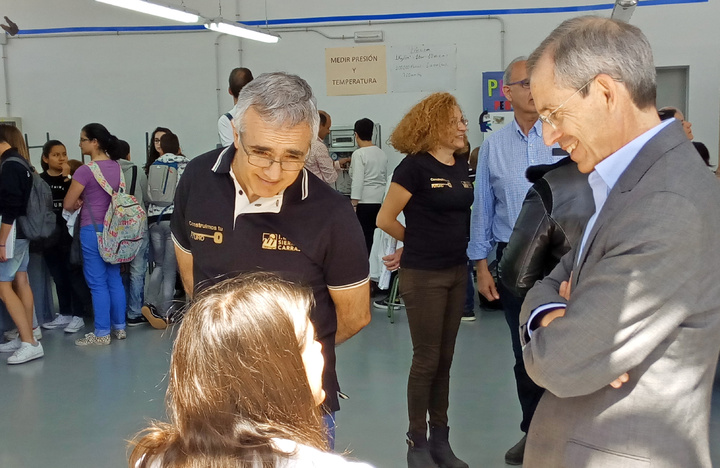 Jornada de trabajo en el IES Sierra de Carrascoy que cuenta con una de las 15 aulas taller de la Región