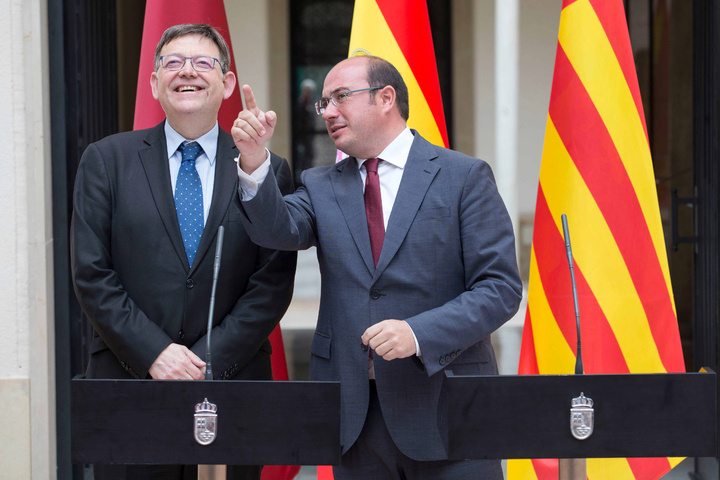 Reunión entre el presidente de la Comunidad y el de Generalitat Valenciana (3)