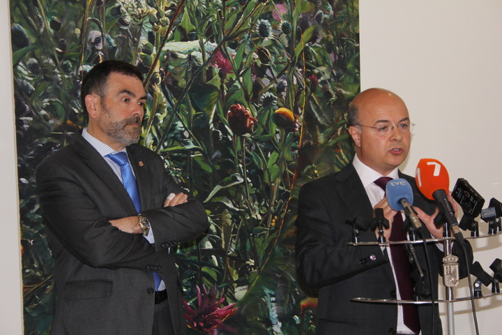 El consejero de Hacienda y Administración Pública, Andrés Carrillo, junto con el alcalde de Cartagena, José López