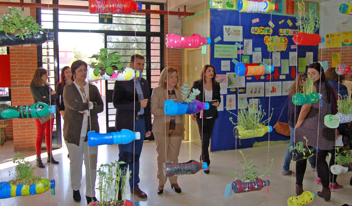 La consejera de Educación inaugura la semana cultural del Instituto José Planes de Murcia / 2