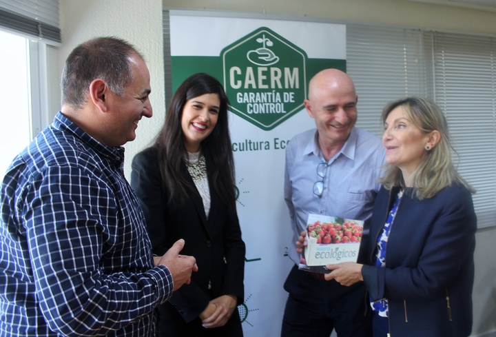 Las directoras de Patrimonio y de Fondos Agrarios, visitaron las instalaciones del Consejo de Agricultura Ecológica