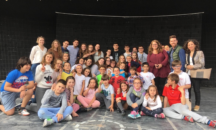 El director general de Juventud despide a los exploradores de la Región antes de su participación en el XLII Festival Nacional de la Canción Scout