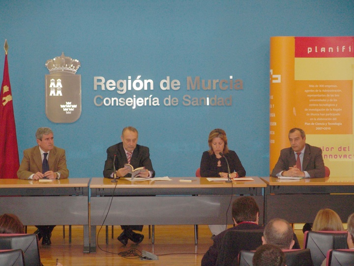 Los consejeros de Sanidad y de Educación, Ciencia e Investigación presentan el Cluster Biosanitario