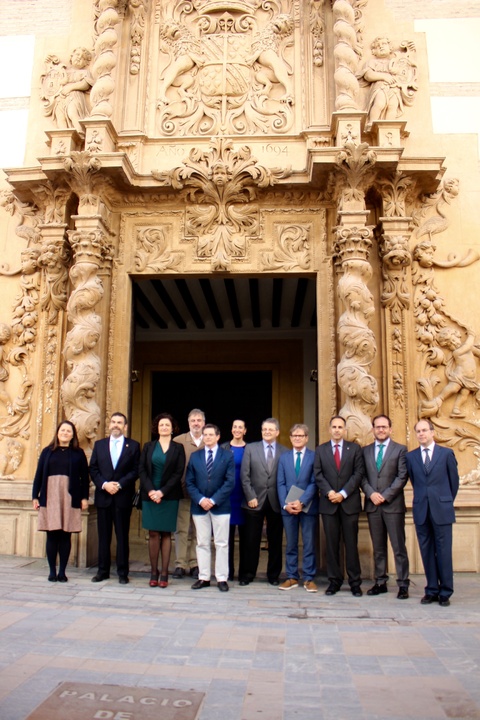 La consejera de Presidencia, María Dolores Pagán, con representantes del Ayuntamiento de Cartagena, Universidad Politécnica de Cartagena">UPCT