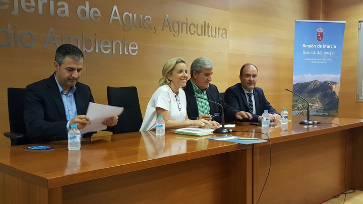 Adela Martínez-Cachá presenta el plan de consumo de frutas y verduras en la escuela