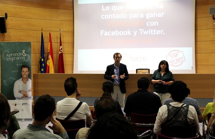 Presentación del taller sobre redes sociales