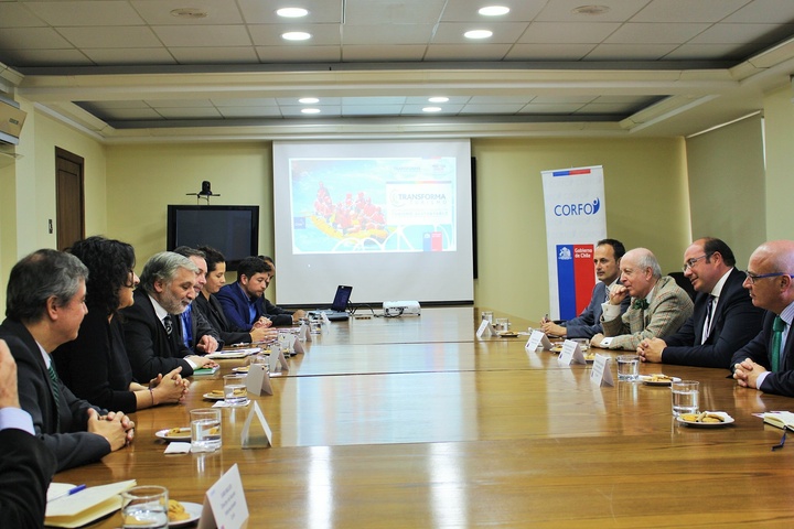 Reunión entre el presidente de la Comunidad, la viceministra de Turismo de Chile y el vicepresidente ejecutivo de Corfo