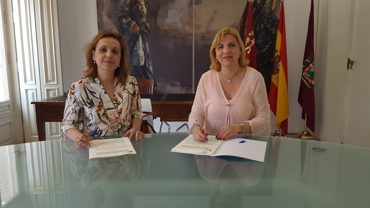 Firma del convenio de colaboración con Asteamur, Asociación para Personas con Trastorno del Espectro Autista de la Región de Murcia