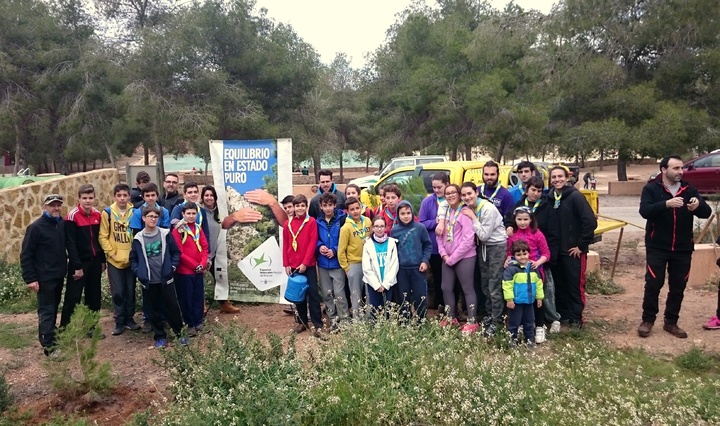 Grupo Scout que participó en actividades de repoblación