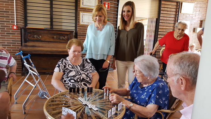 Visita de la consejera Violante Tomás al Hogar de Betania 2