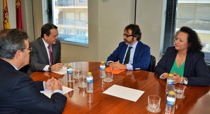 Reunión del consejero de Fomento con el presidente de Croem, Confederación Regional de Organizaciones Empresariales de Murcia