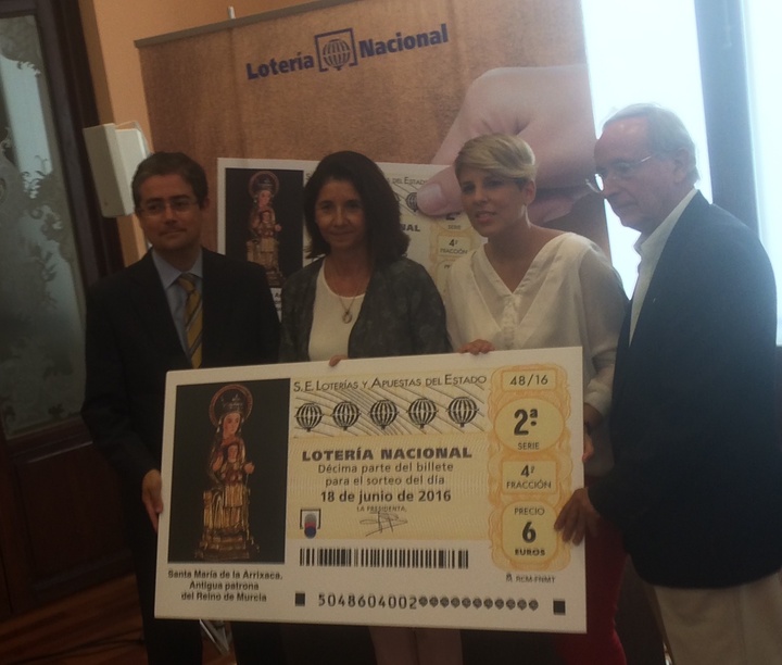 Presentación del décimo de lotería conmemorativo de la Virgen de la Arrixaca/1