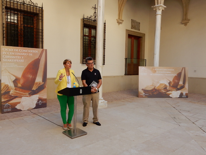 Presentación del Ciclo de música antigua dedicado a Cervantes y a Shakespeare en el claustro del Palacio de San Esteban/3