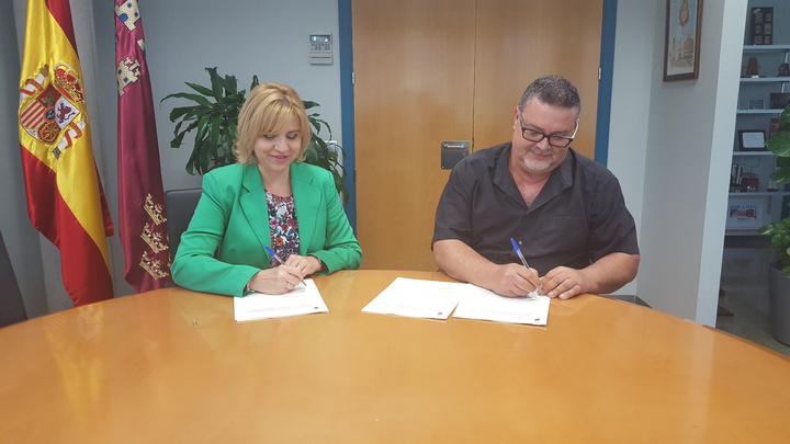 Firma del convenio para la atención temprana de niños en Molina de Segura