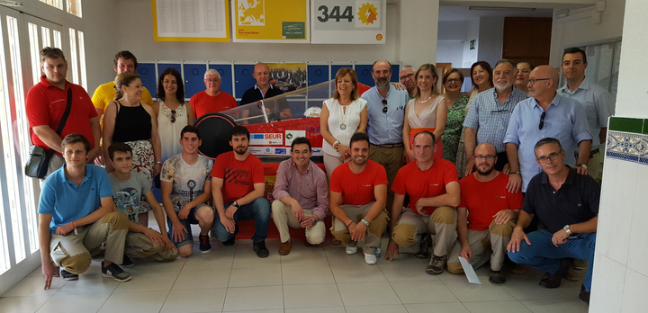Visita vehículo ecológico diseñado por alumnos del IES Francisco de Goya