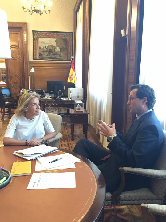 Reunión de la consejera de Agua, Agricultura y Medio Ambiente y el subsecretario de Agricultura del Magrama