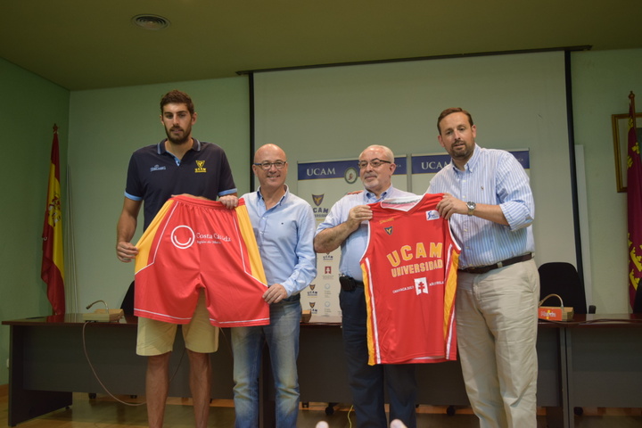 Presentación del acuerdo de patrocinio con el Universidad Católica San Antonio de Murcia Murcia Club Baloncesto