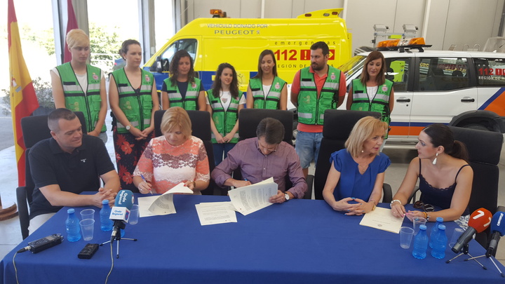 Firma del convenio con Protección Civil de Lorca para la atención a mujeres