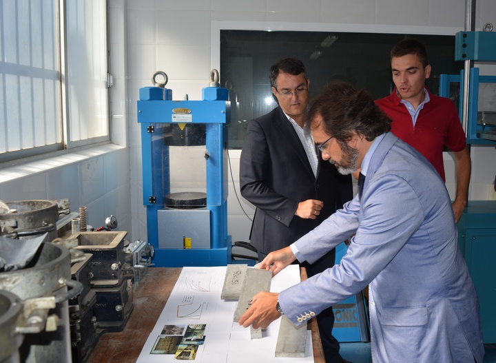 El consejero Pedro Rivera visita el Centro Tecnológico de la Construcción de la Región de Murcia (2)