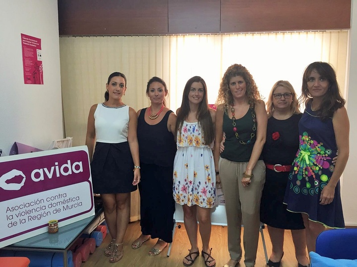 La directora general de Mujer, Alicia Barquero visita el CAVI, Centro de Atención a Víctimas de Violencia de Género, de Murcia