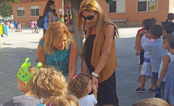 La consejera de Educación y Universidades visitó el colegio público Antonio Monzón de Beniel coincidiendo con el inicio de curso (2)