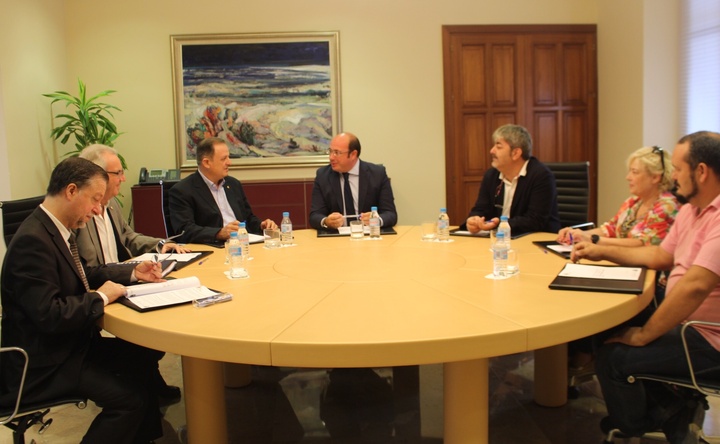 El jefe del Ejecutivo regional se reúne con el presidente de Amusal, Asociación de Empresas de Economía Social de la Región de Murcia