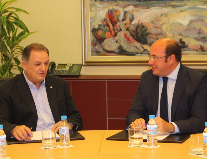 El jefe del Ejecutivo regional se reúne con el presidente de Amusal, Asociación de Empresas de Economía Social de la Región de Murcia