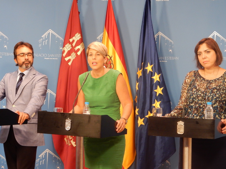 La portavoz del Ejecutivo regional, Noelia Arroyo, comparece en rueda de prensa para informar de los asuntos tratados en la reunión del Consejo de Gobierno