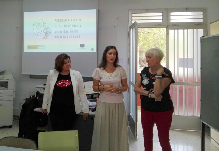 La directora general de Mujer, Alicia Barquero, en la presentación del curso de sexting