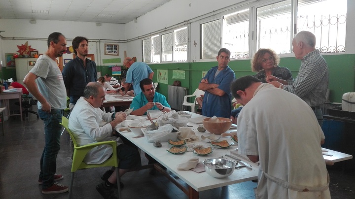 La directora general de Comercio visita el taller artesano de Aspapros, Asociación de Padres y Protectores de Personas con Discapacidad Intelectual de Murcia
