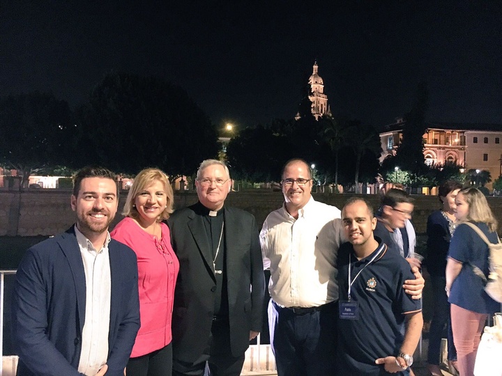 La consejera de Familia elogia la labor de los jóvenes voluntarios de la Hospitalidad de Lourdes en su ayuda a mayores y personas con discapacidad (2)