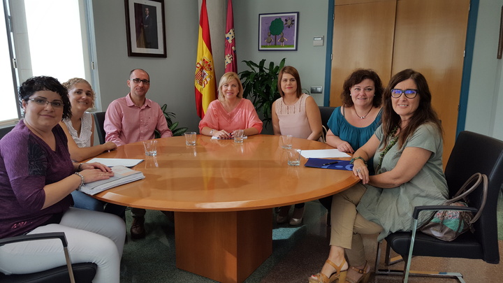 Familia atiende a más de 90 niños con problemas en su desarrollo de la Federación de personas sordas de la Región de Murcia (Fasen)
