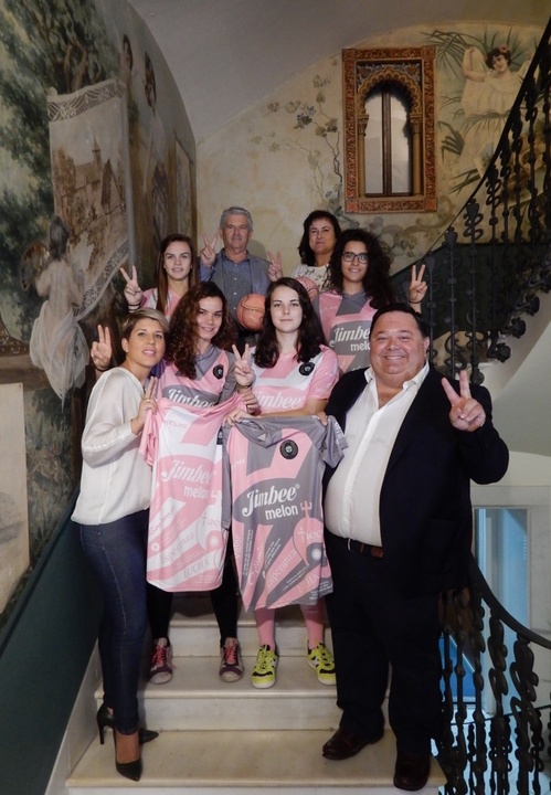 Presentación de la nueva camiseta del equipo de fútbol sala femenino Jimbee Roldán. II