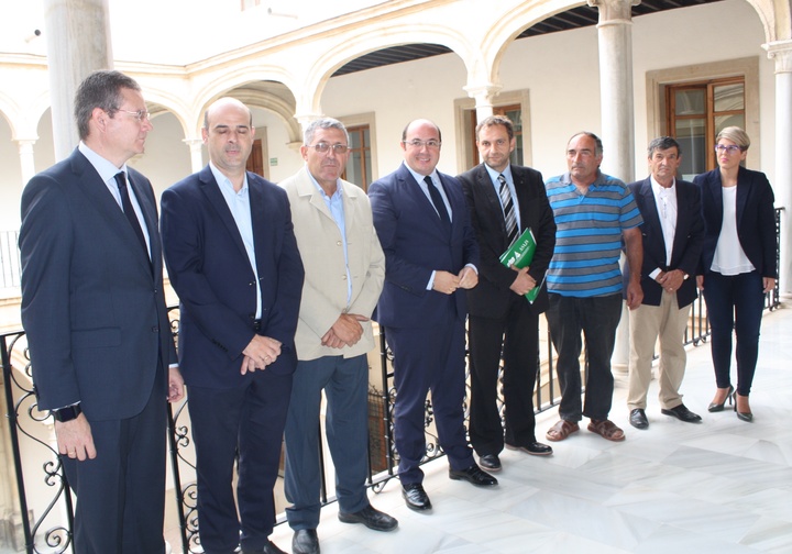 Reunión entre el presidente de la Comunidad y el secretario general de Asaja, Asociación Agraria de Jóvenes Agricultores