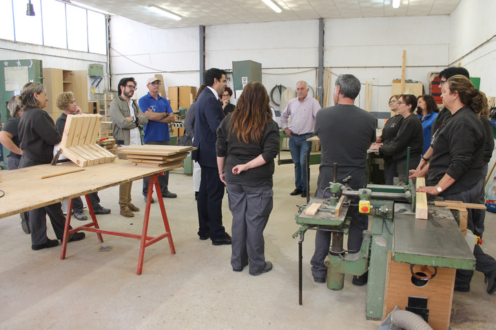 Un programa del Servicio Regional de Empleo y Formación en Bullas forma y emplea en carpintería a 15 parados