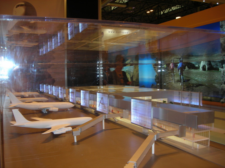 Maqueta del Aeropuerto Internacional de la Región de Murcia en Fitur