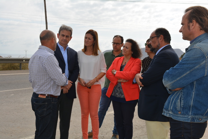 La secretaria general de Fomento visita la carretera RM-D14