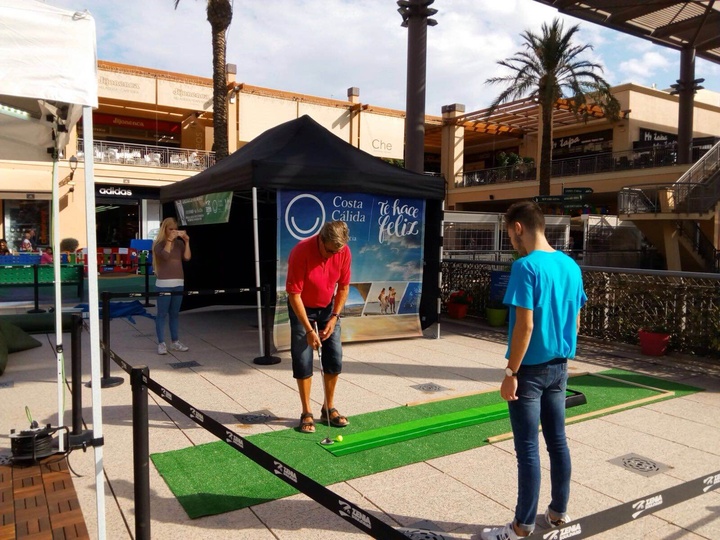 La Región promociona su oferta de golf entre los residentes extranjeros de la Costa Blanca