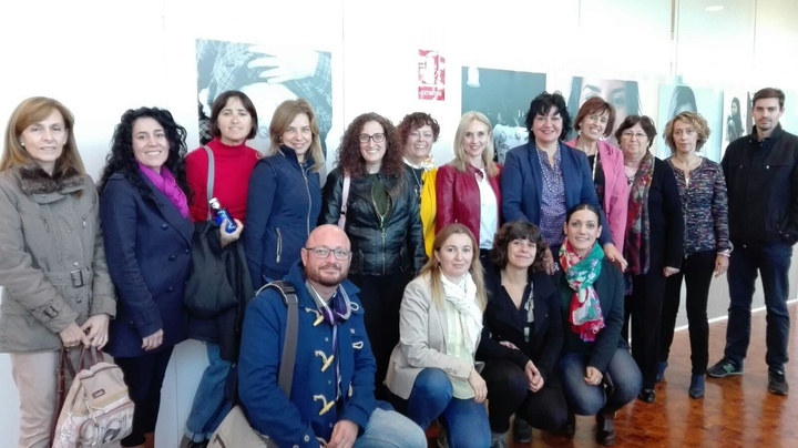 La directora general de Mujer, Alicia Barquero inaugura la exposición Cuídate-T, enmarcada en los actos conmemorativos del 25N, Día Internacional de la Eliminación de la Violencia contra la Mujer